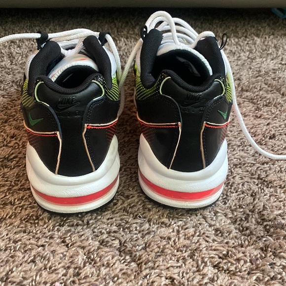 Nike Air Max - Picture 3 of 4